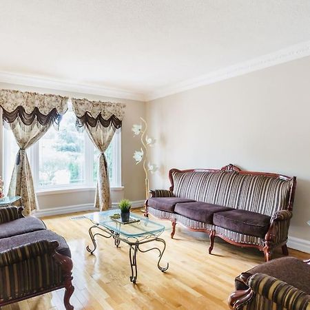 Beautiful Home 4 Bed, 3 Bath, Garage, Backyard! Mississauga Exteriér fotografie