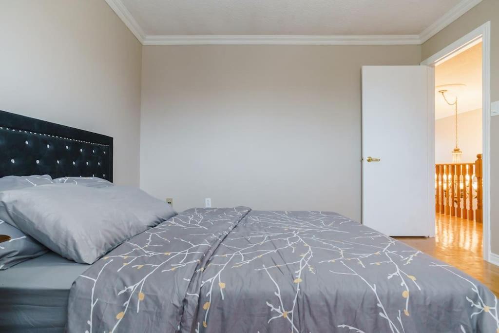Beautiful Home 4 Bed, 3 Bath, Garage, Backyard! Mississauga Exteriér fotografie
