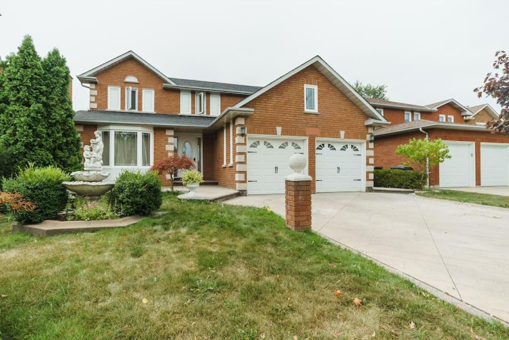 Beautiful Home 4 Bed, 3 Bath, Garage, Backyard! Mississauga Exteriér fotografie