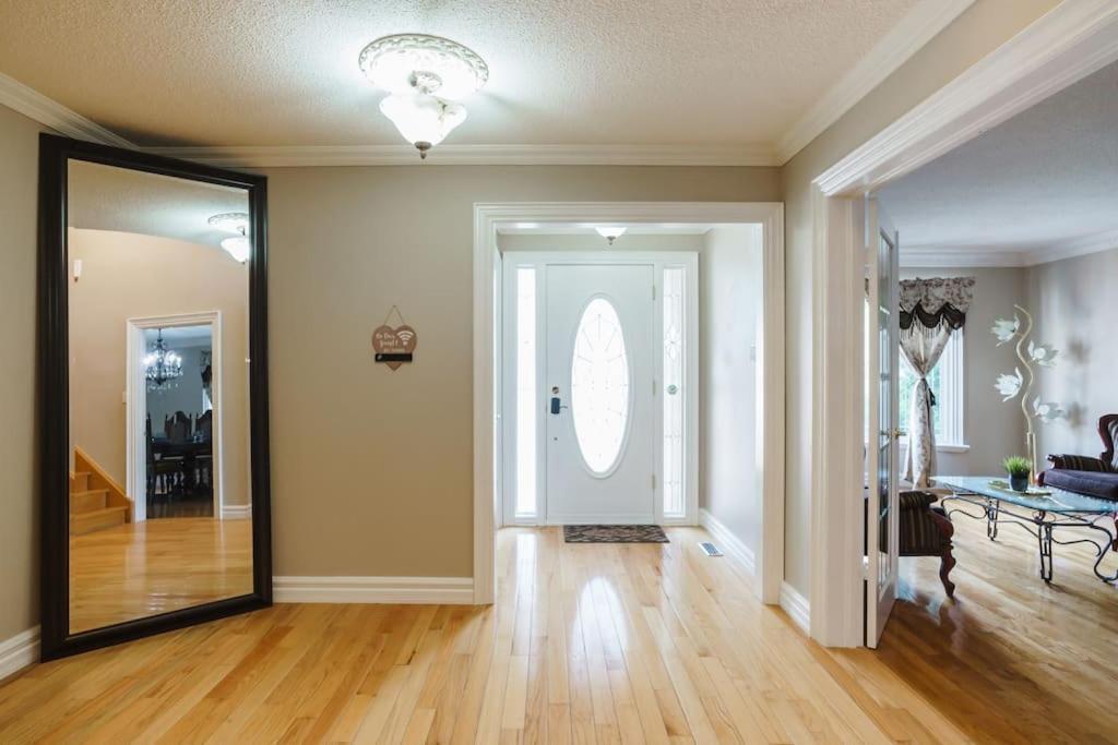 Beautiful Home 4 Bed, 3 Bath, Garage, Backyard! Mississauga Exteriér fotografie