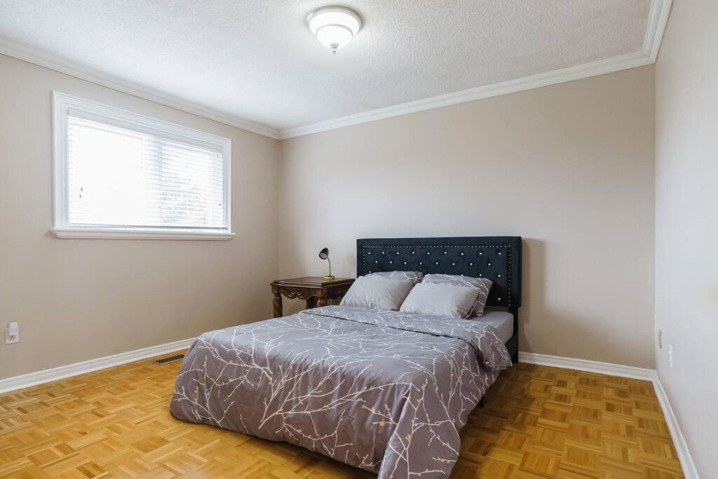 Beautiful Home 4 Bed, 3 Bath, Garage, Backyard! Mississauga Exteriér fotografie