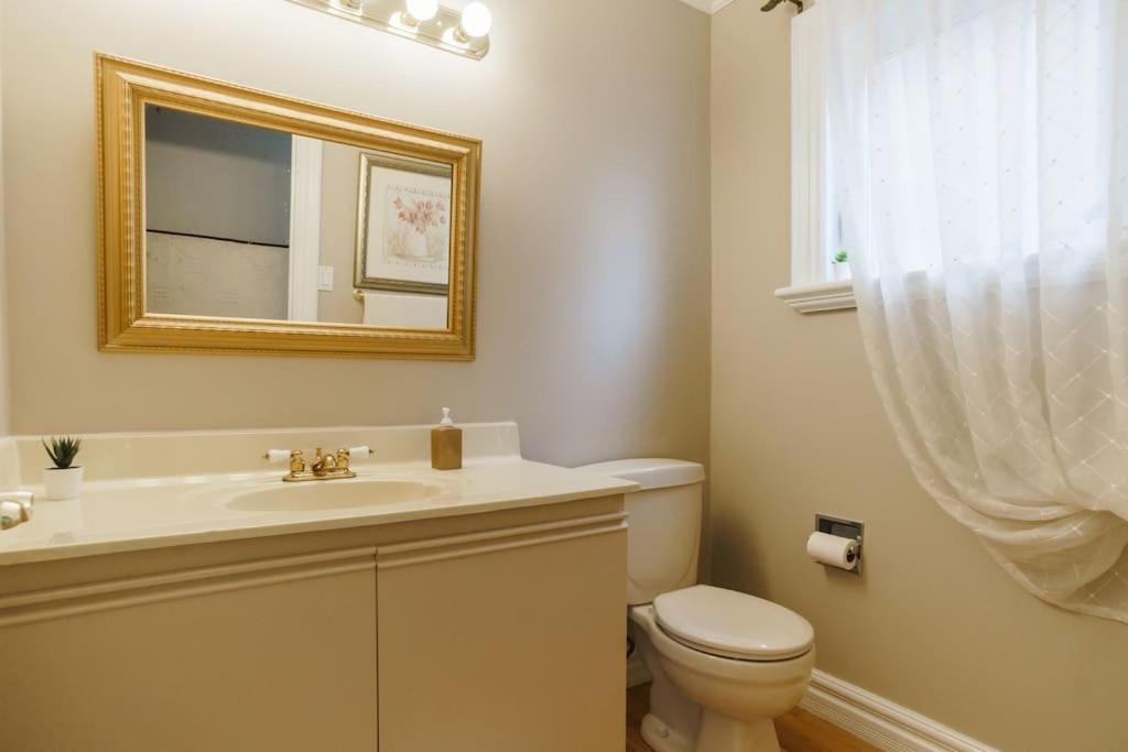 Beautiful Home 4 Bed, 3 Bath, Garage, Backyard! Mississauga Exteriér fotografie