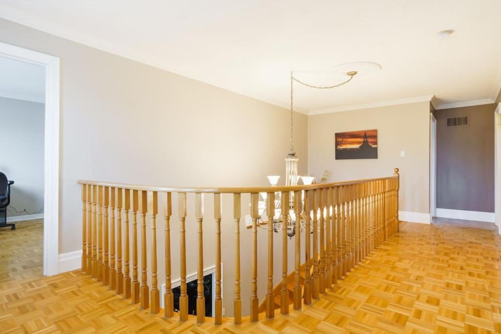 Beautiful Home 4 Bed, 3 Bath, Garage, Backyard! Mississauga Exteriér fotografie