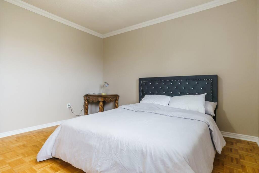 Beautiful Home 4 Bed, 3 Bath, Garage, Backyard! Mississauga Exteriér fotografie