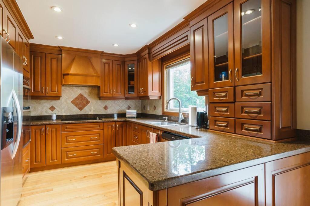 Beautiful Home 4 Bed, 3 Bath, Garage, Backyard! Mississauga Exteriér fotografie
