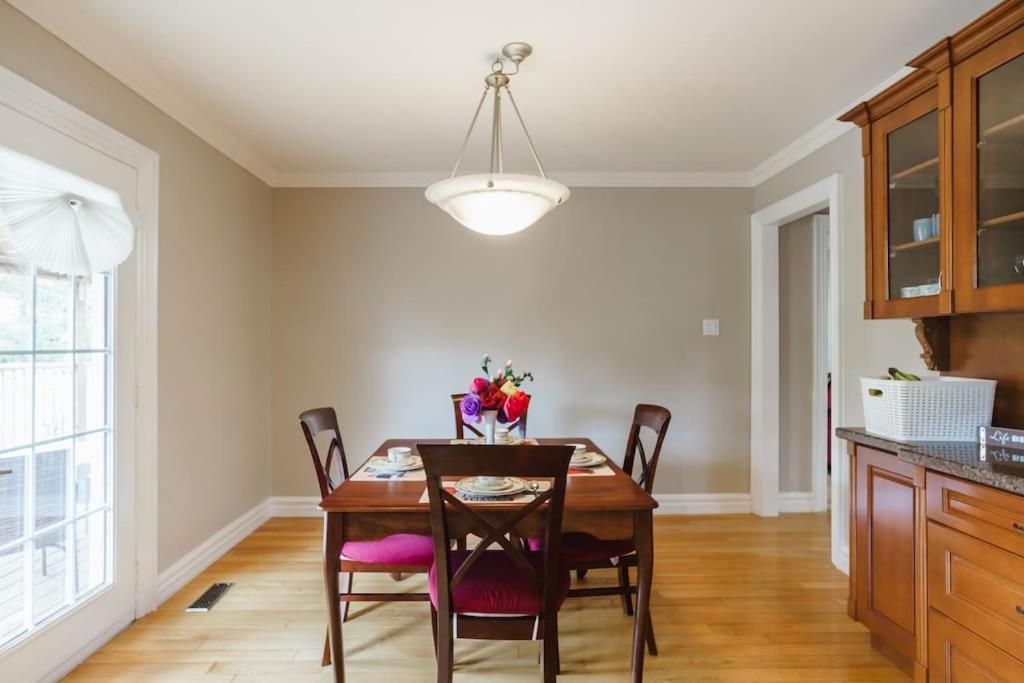 Beautiful Home 4 Bed, 3 Bath, Garage, Backyard! Mississauga Exteriér fotografie