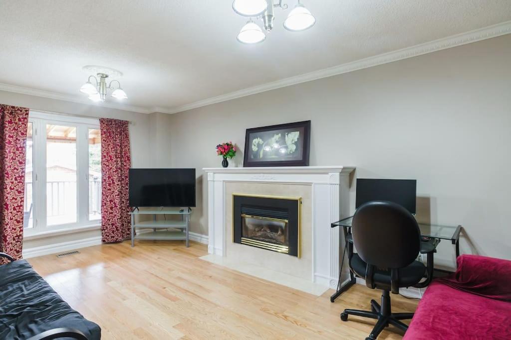 Beautiful Home 4 Bed, 3 Bath, Garage, Backyard! Mississauga Exteriér fotografie
